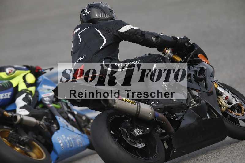 /Archiv-2024/01 26.-28.01.2024 Moto Center Thun Jerez/Gruppe gruen-green/backside